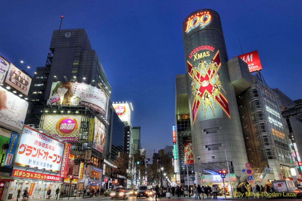 Vista nocturna en el distrito de Shibuya - Shutterstock Image