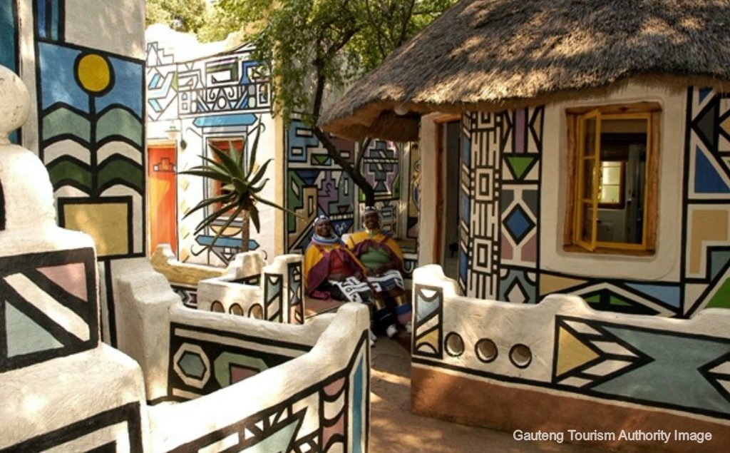 Representación de las culturas africanas en la Villa Cultural de Ledesi