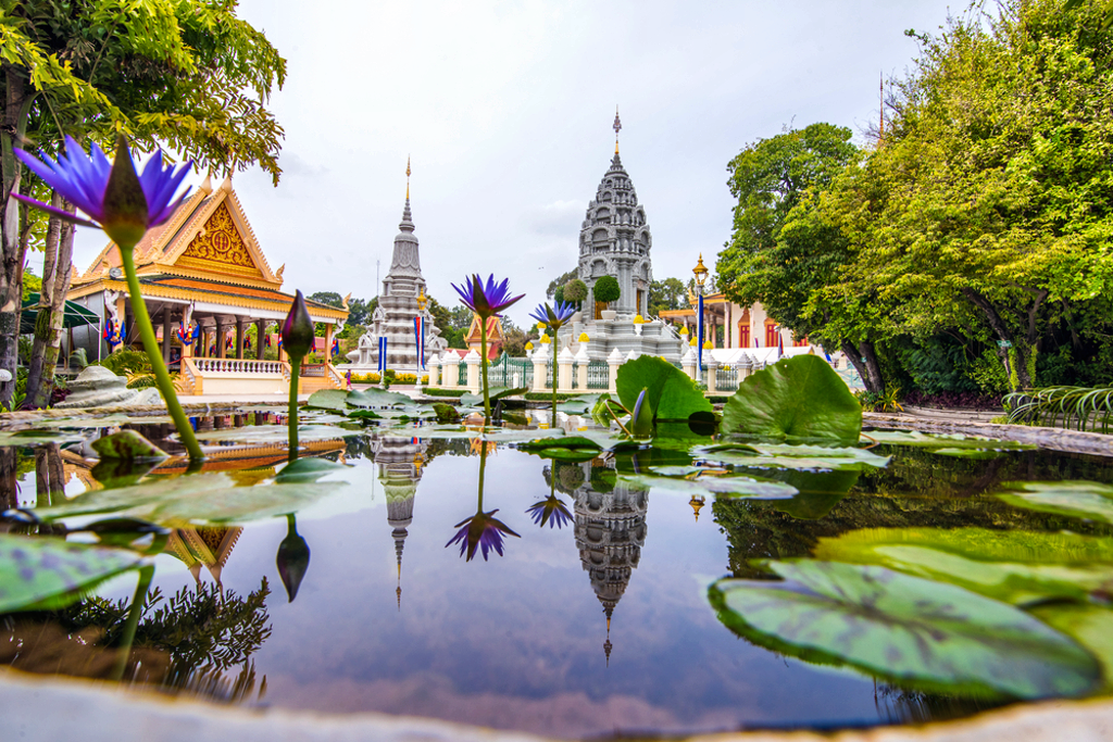 Sala del Trono, Palacio de Camboya - shutterstock image