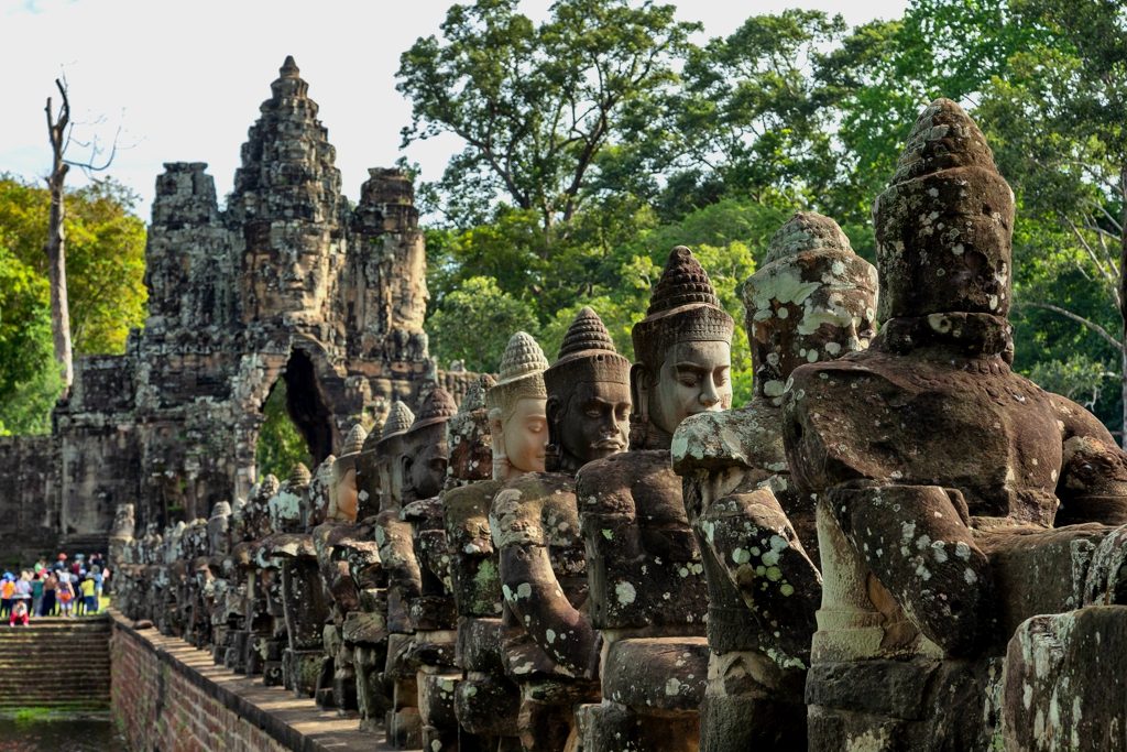 Camino hacia entrada de Angkor Thom - freepik image
