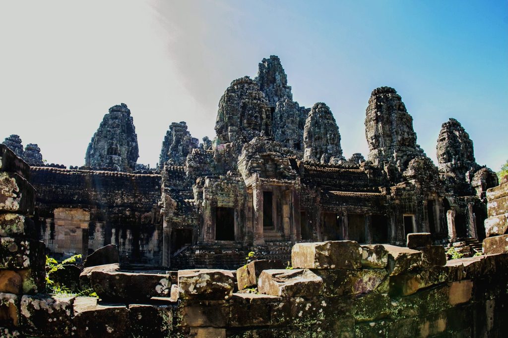 Templo Bayon en Angkor Thom - freepik image